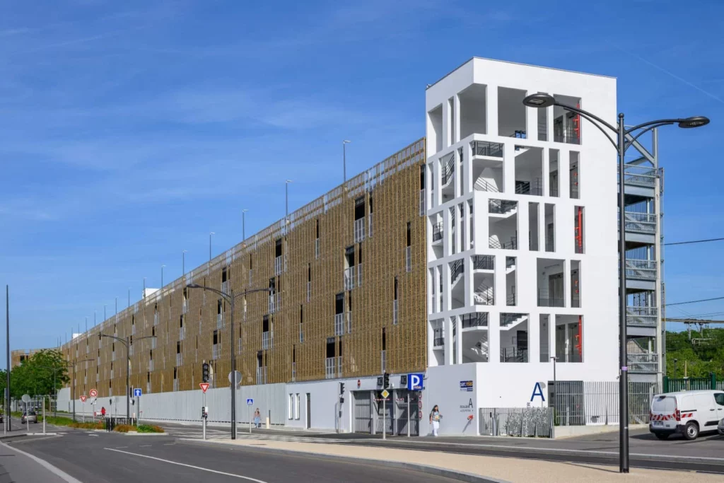 Réaménagement du pôle gare de La Verrière 5 Parc Relais, gare de La Verrière © C. Lauté, Sqy
