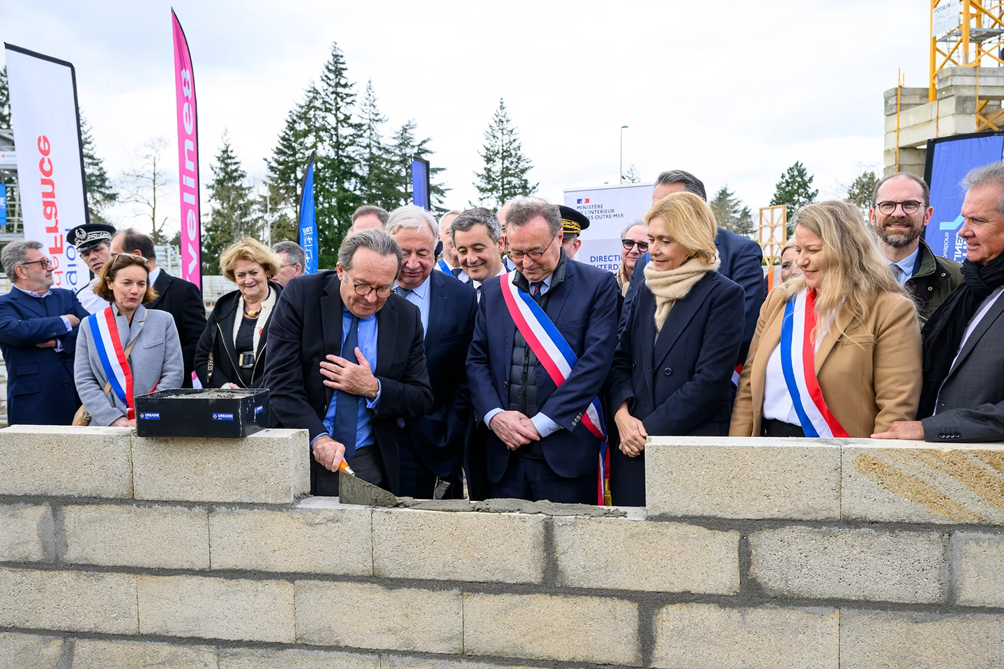 Commissariat du futur : pose de la première pierre 7 Pose1erePierreCommissariatFuturSelectCL114--WEB