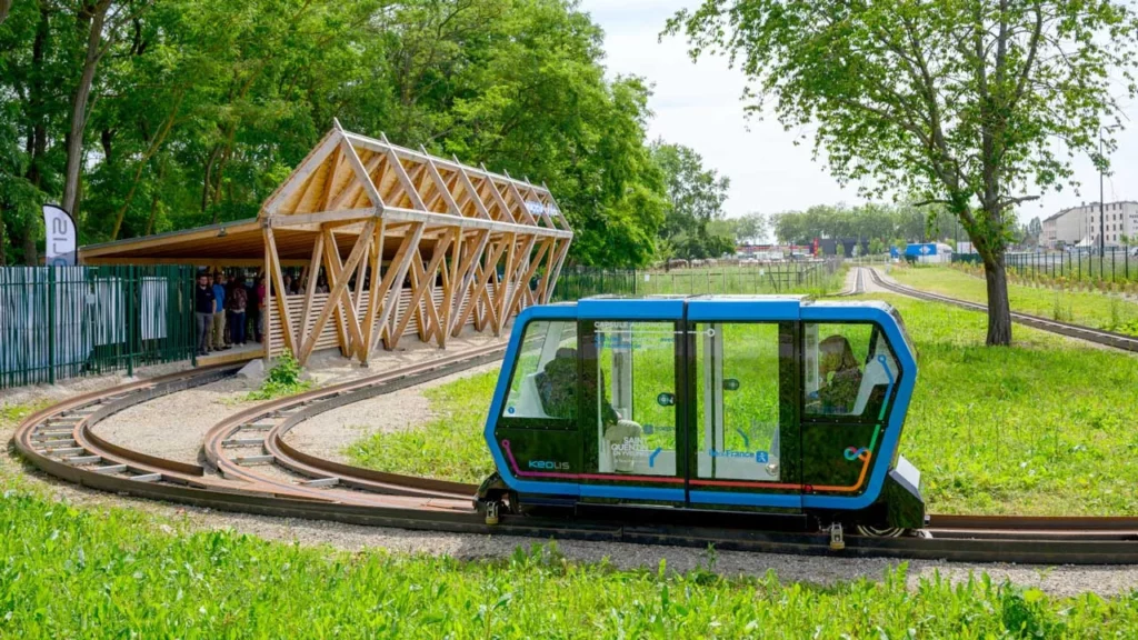 UrbanLoop, les navettes autonomes pour les JOP 42 Urbanloop lancement fan zone JOP 2024