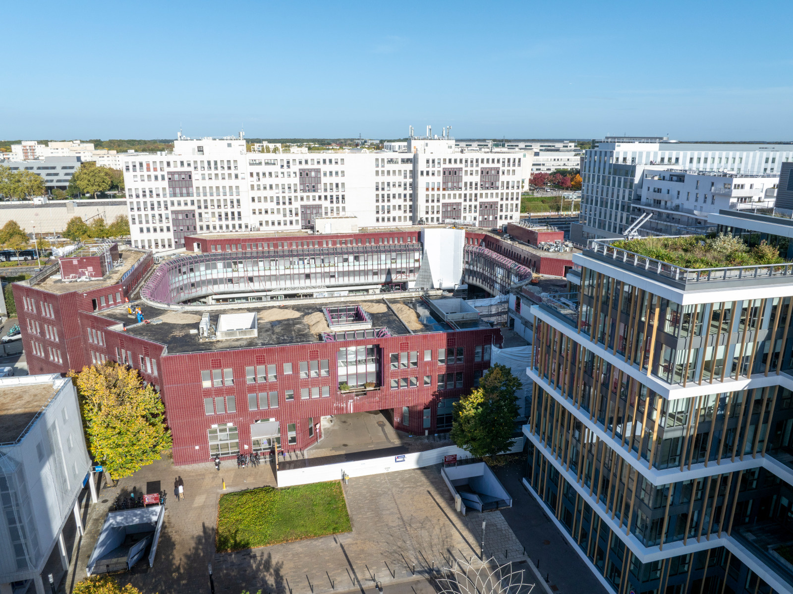 Destruction de l'anneau rouge gare de montigny le Bx Aerienne Drone