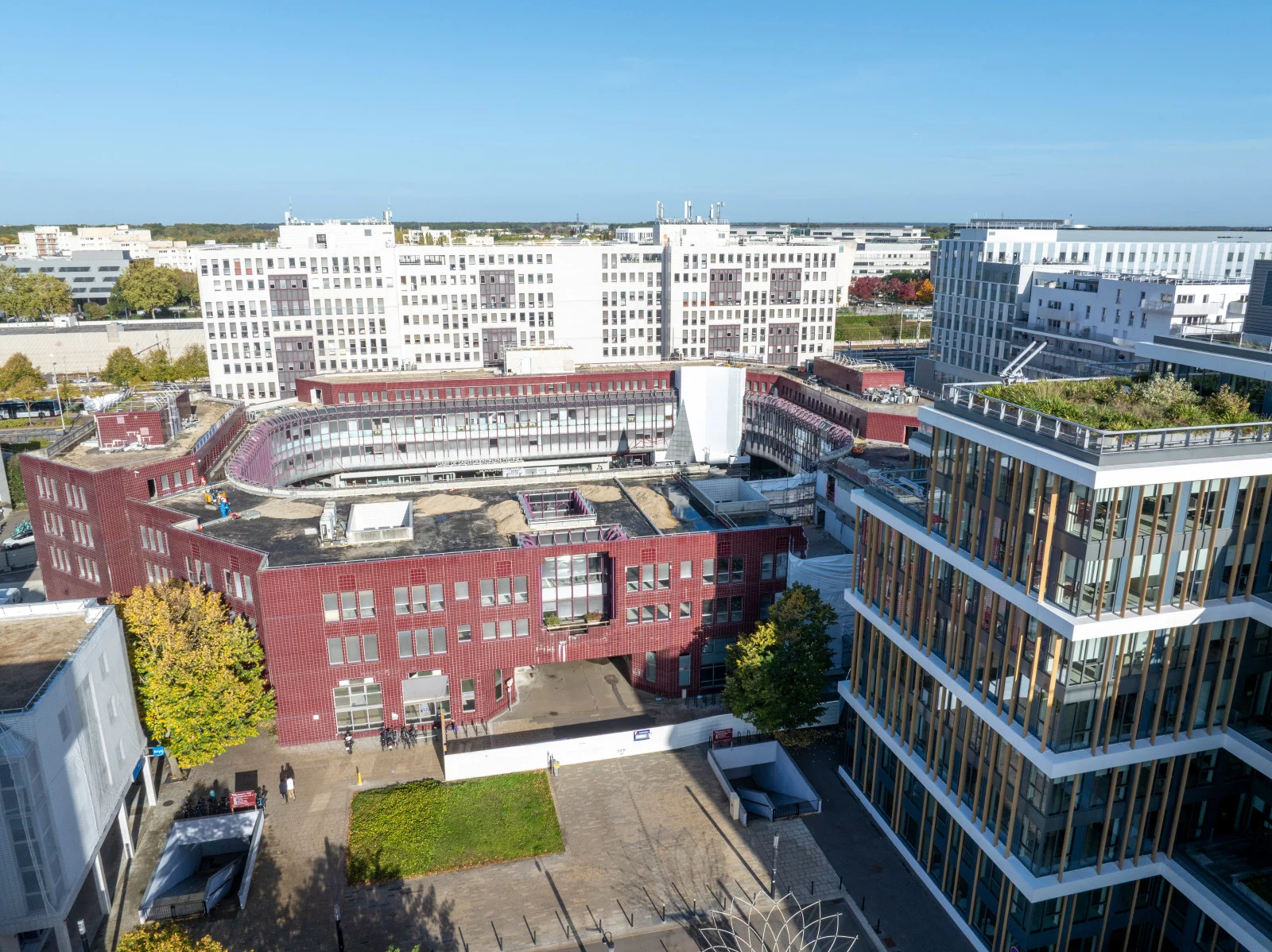 Hypercentre : une étape clé avec la destruction de l'anneau rouge 4 Destruction de l'anneau rouge gare de montigny le Bx Aerienne Drone