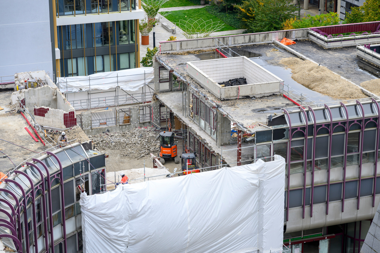 Démolition anneau rouge Hypercentre Montigny-le-Bretonneux