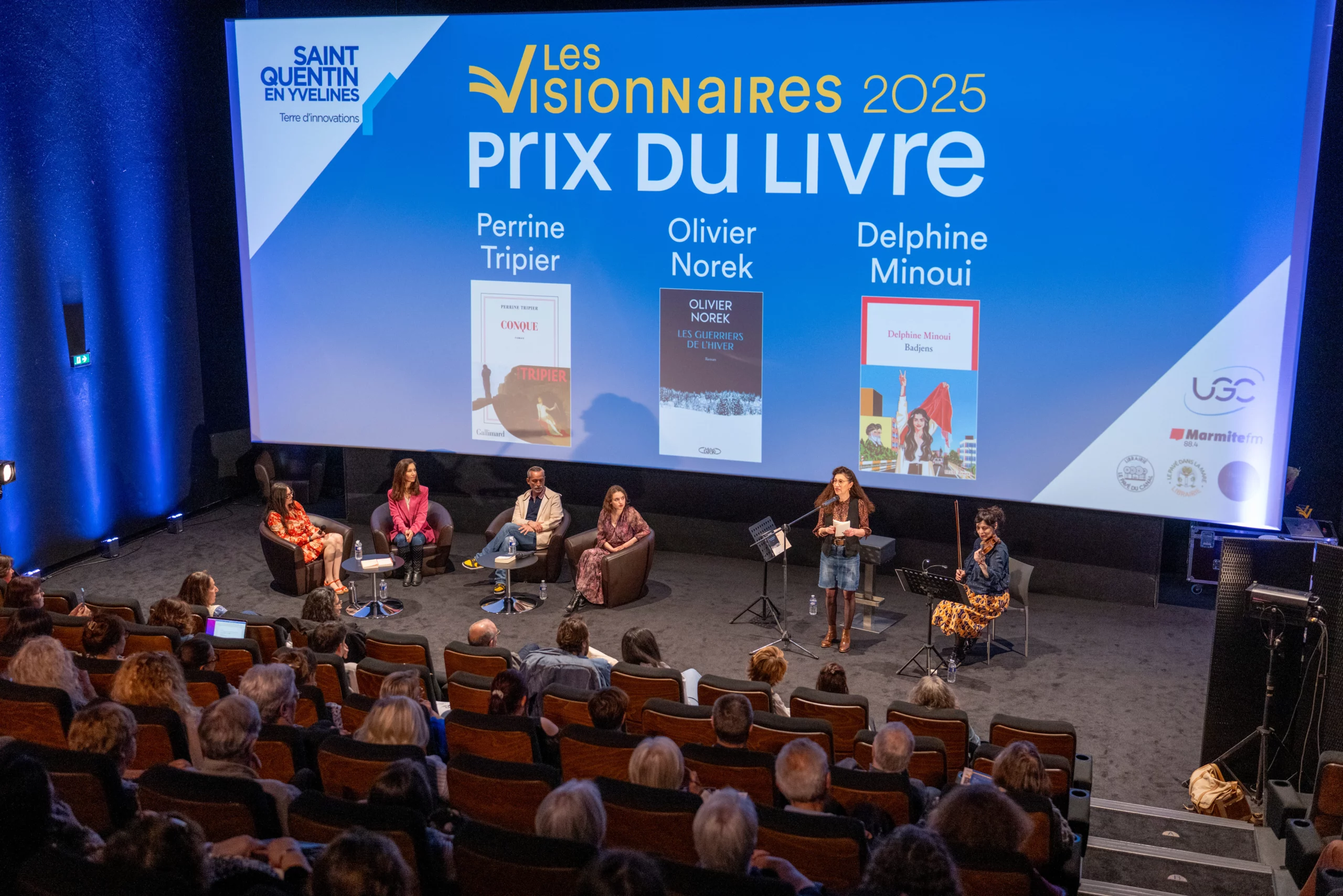 Prix du Livre « Les Visionnaires » 2025 : Delphine Minoui lauréate à SQY 4 table ronde prix du livre 2025