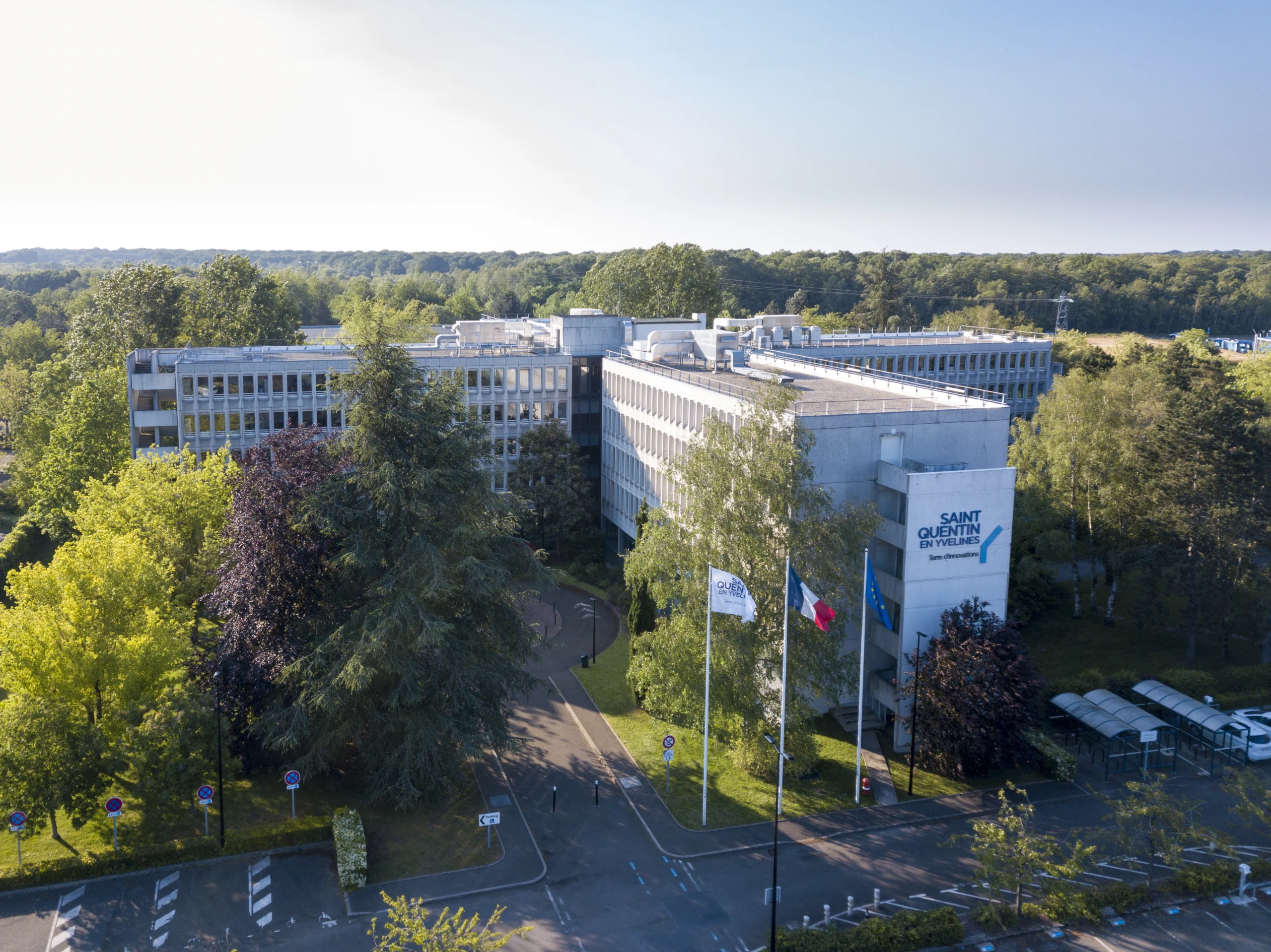 DroneHotelAgglomerationGR105 scaled